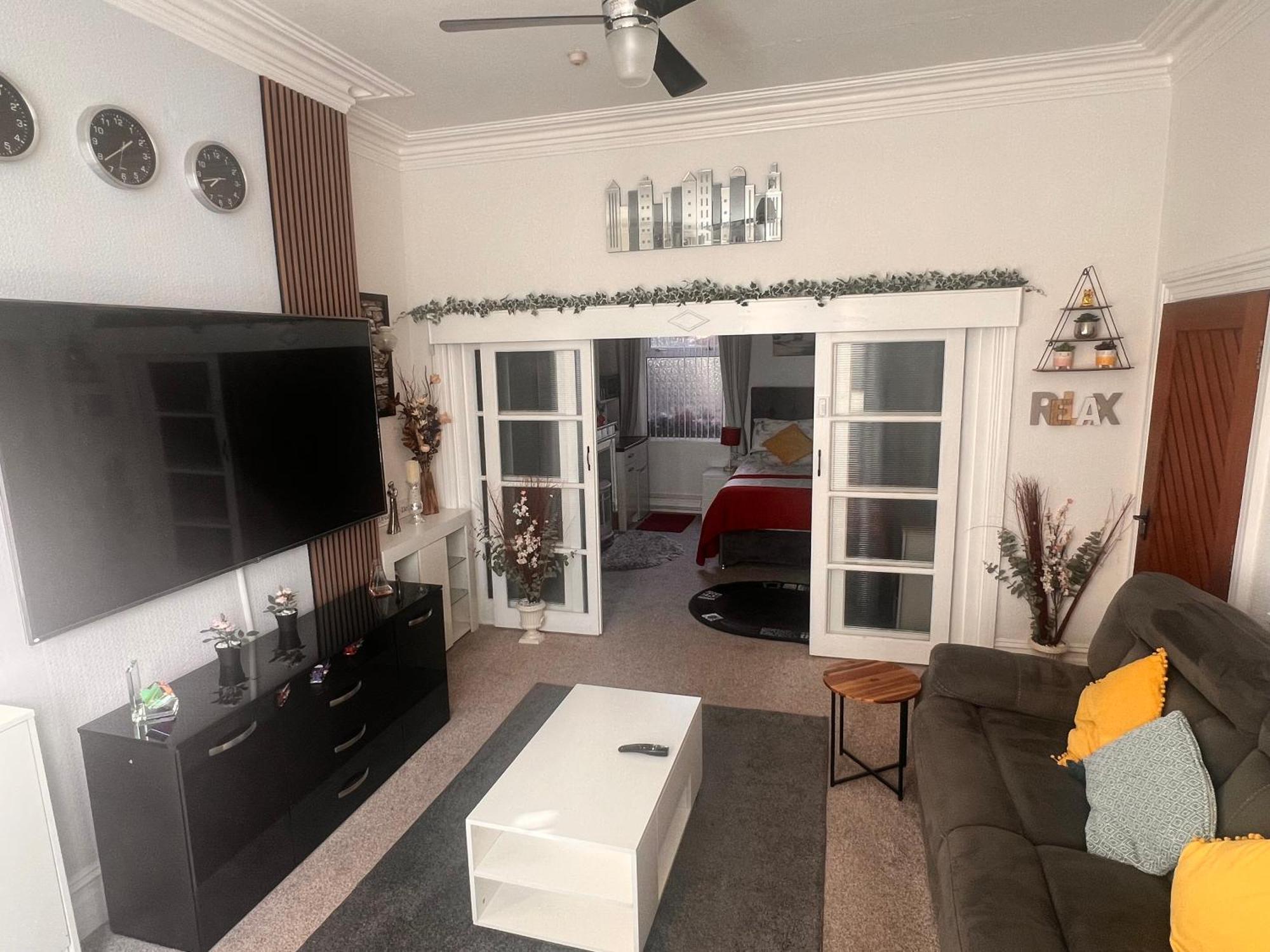 Victoria House - Self Catering Quiet Guesthouse - Adult Singles And Couples Only Blackpool Dış mekan fotoğraf